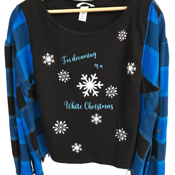 Reworked Flannel Tee, Size L-2XL: Upcycled Oversized White Christmas Snowflakes - Picture 6 of 9